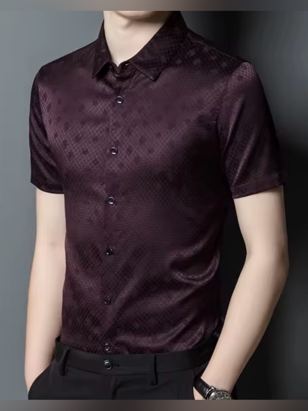 Silksilky Men's Short-Sleeve Button-Up Shirt in Deep Plum